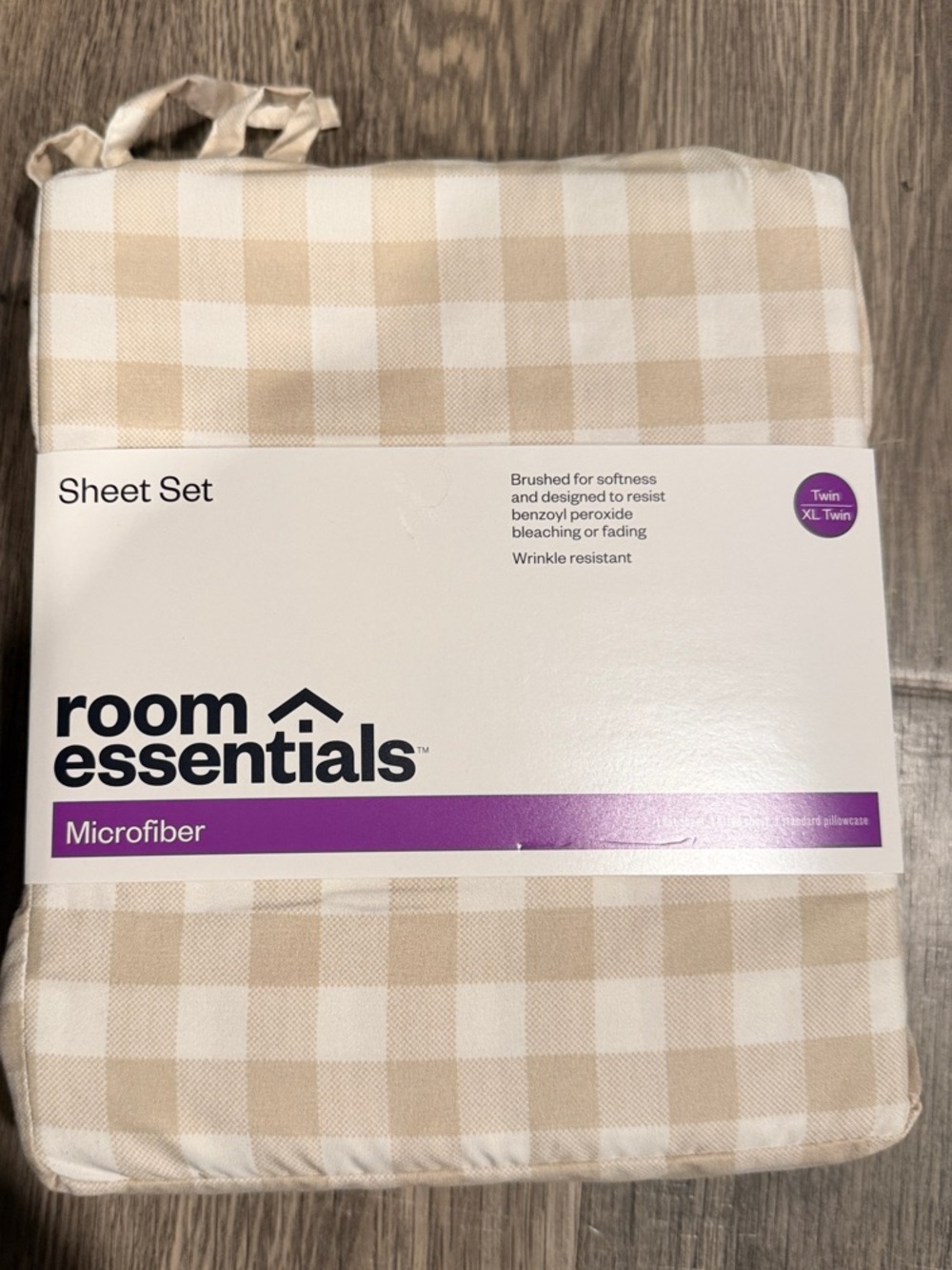 Room Essentials Microfiber Sheet Set - Cream and White Plaid